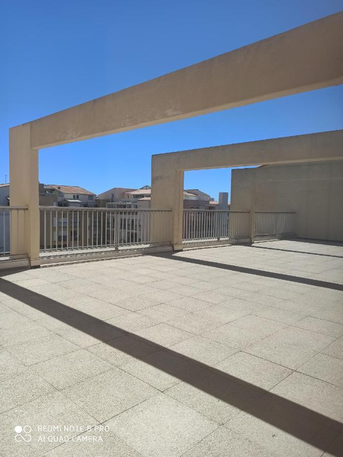 Studio centre port,face au nouveau Casino,parking gratuit au sous sol,wifi Agde Extérieur photo