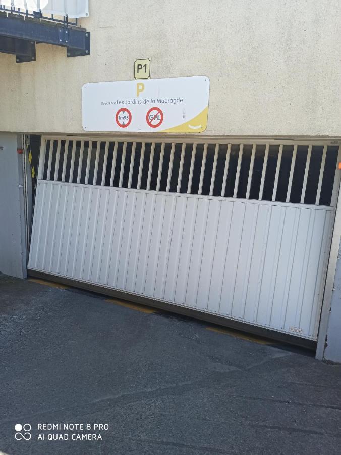 Studio centre port,face au nouveau Casino,parking gratuit au sous sol,wifi Agde Extérieur photo