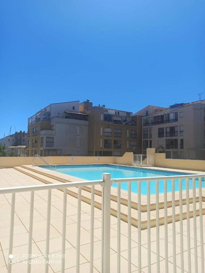 Studio centre port,face au nouveau Casino,parking gratuit au sous sol,wifi Agde Extérieur photo