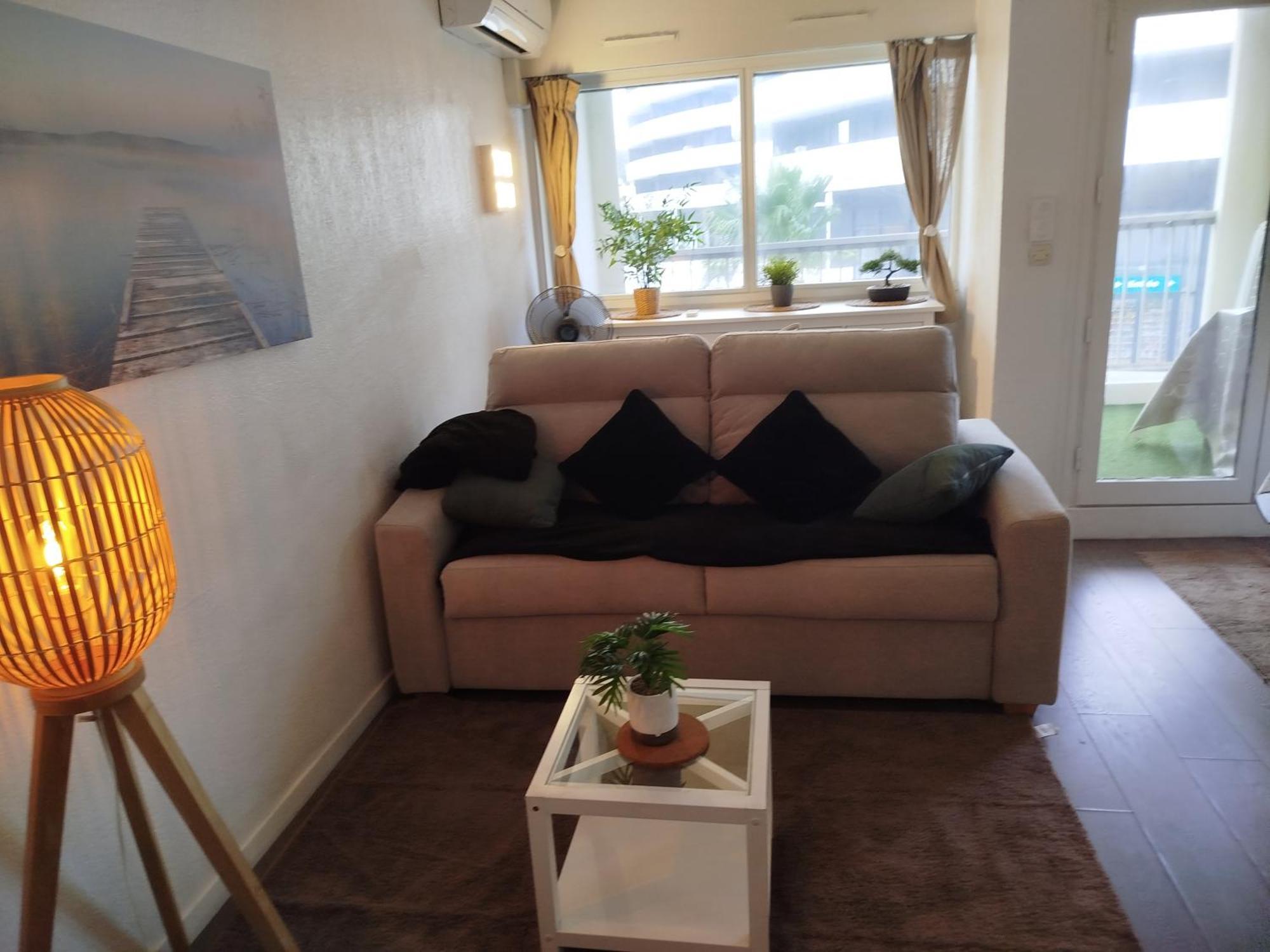 Studio centre port,face au nouveau Casino,parking gratuit au sous sol,wifi Agde Extérieur photo