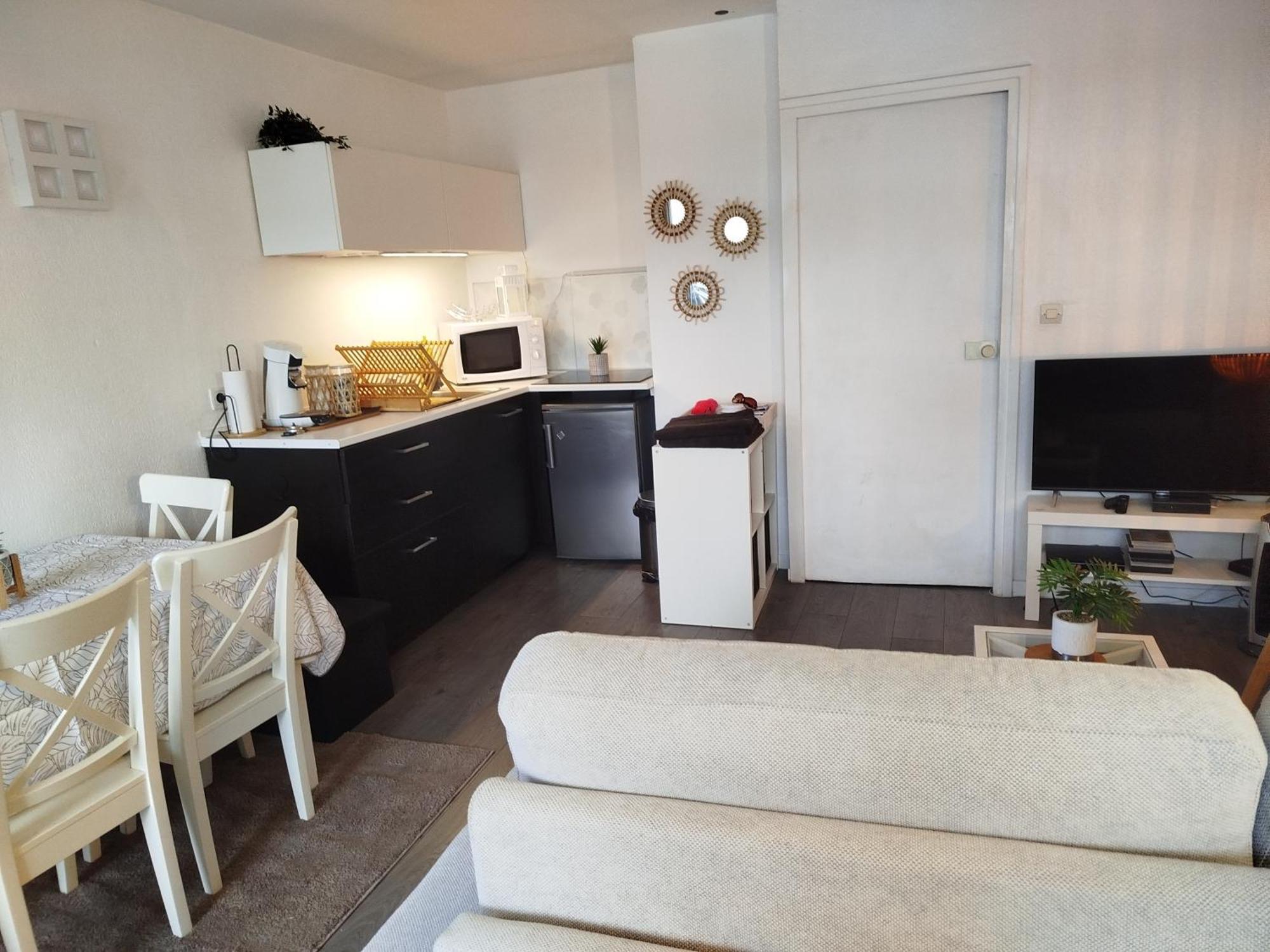 Studio centre port,face au nouveau Casino,parking gratuit au sous sol,wifi Agde Extérieur photo